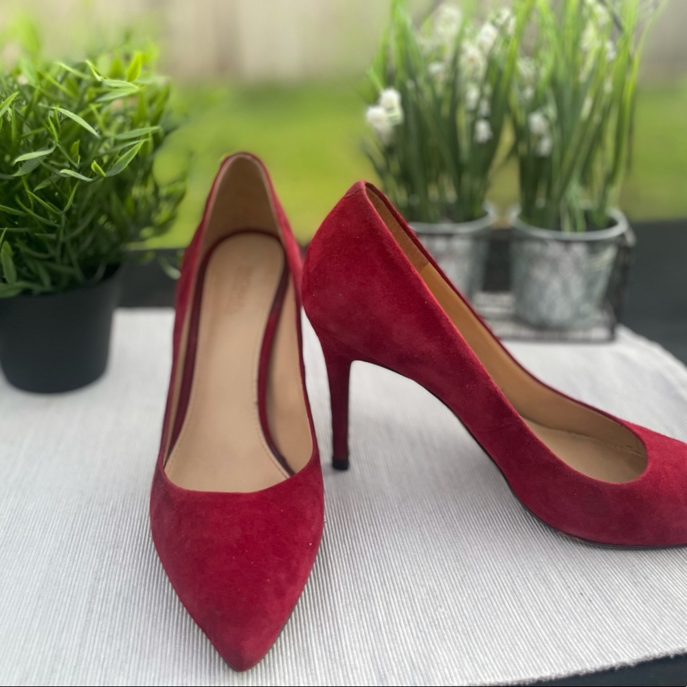 Michael Kors -Red Suede heels. Size 6.5 - Picture 5 of 5